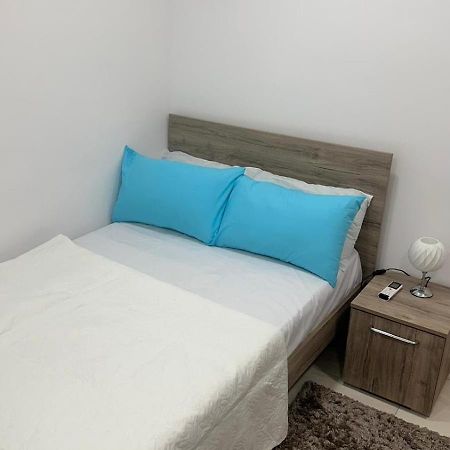 Your Elegant Home Away From Home Shared Apartment Only With Host Żebbuġ Exterior foto